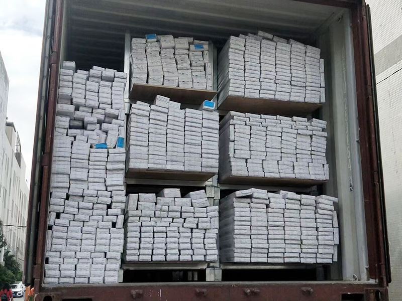 Ozdobný pás z nehrdzavejúcej ocele do Indie bol naložený